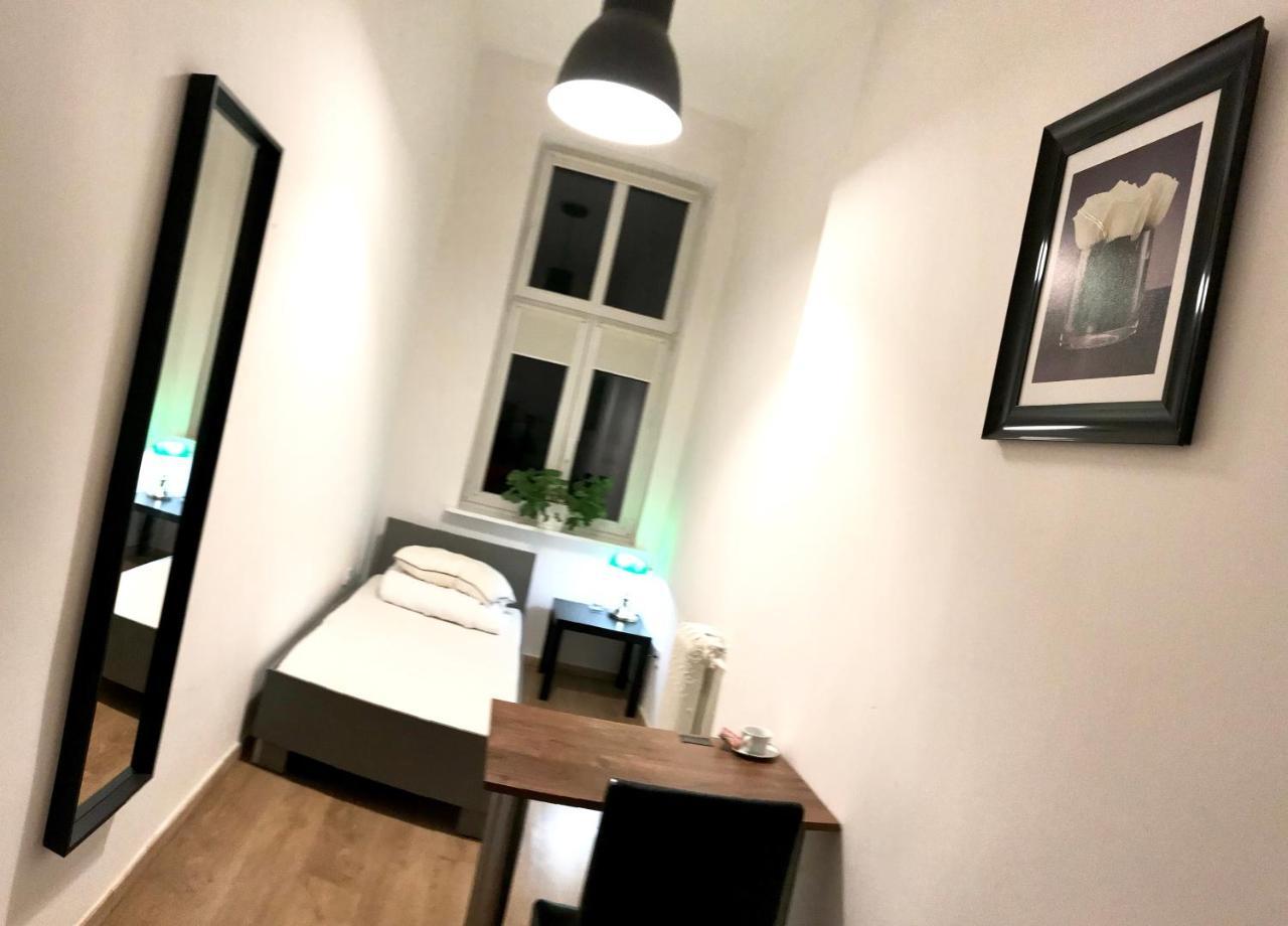 Green Hostel Poznan Bagian luar foto